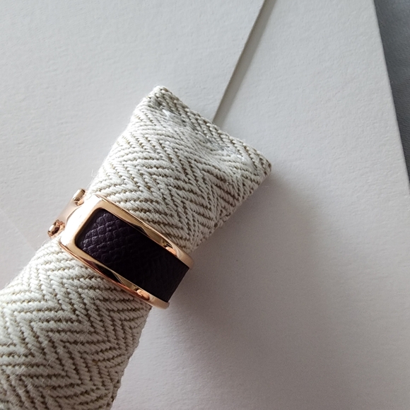 GIFTABLE Hermès Olympe Ring Cassis Small - Picture 5 of 8